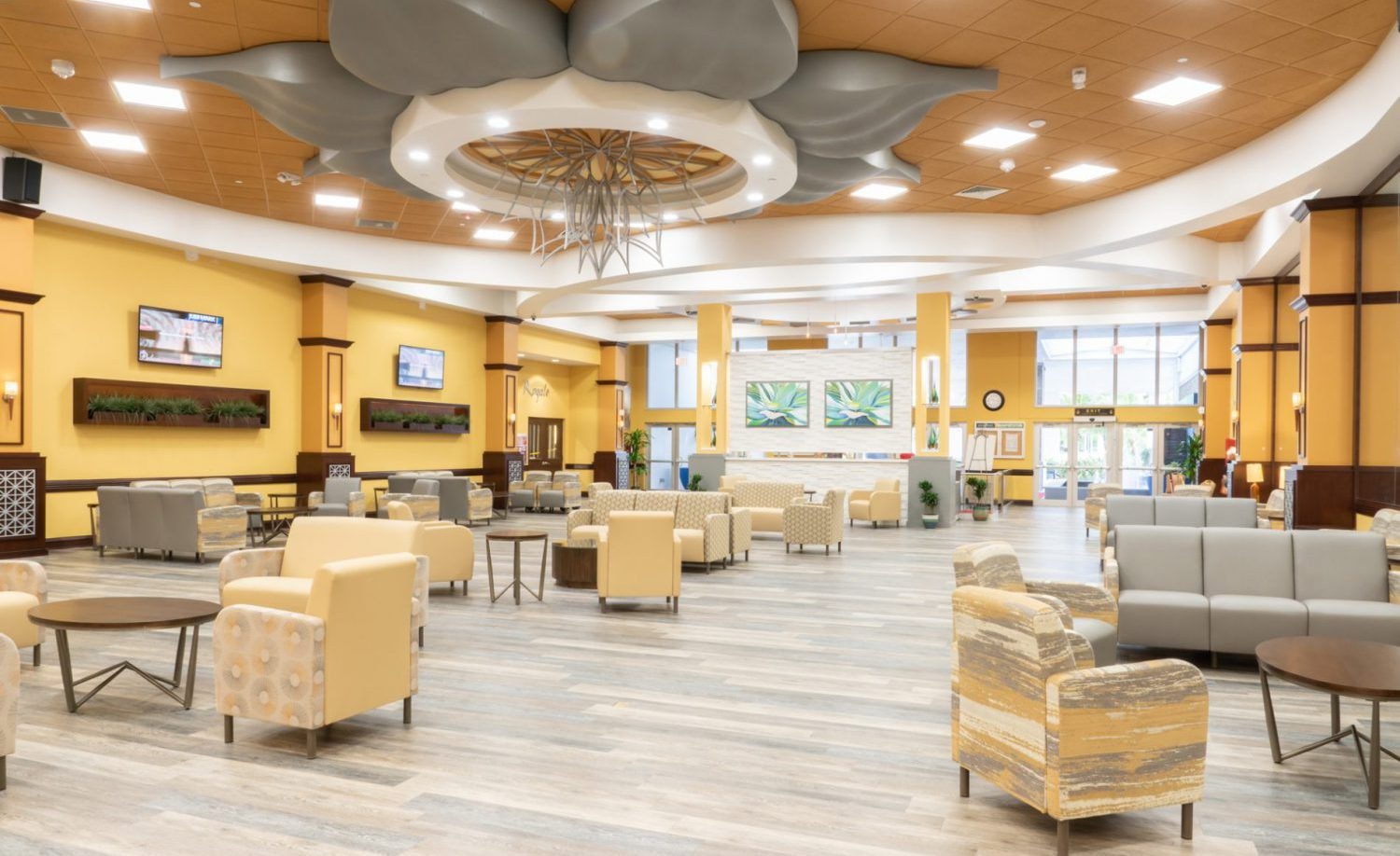 Kings Point community pool and amenities in Tamarac, Florida